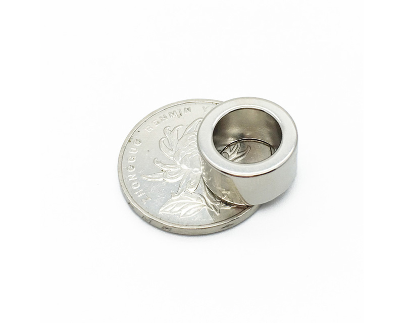 厂家直销环形磁铁 钕铁硼圆环强力磁铁 小圆形带孔磁环