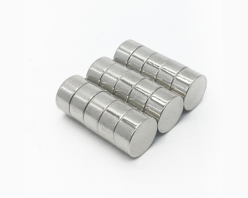 强力磁铁各种小规格圆形磁铁3*2 4*2 6*2 8*2 8*3 钕铁硼强磁厂家