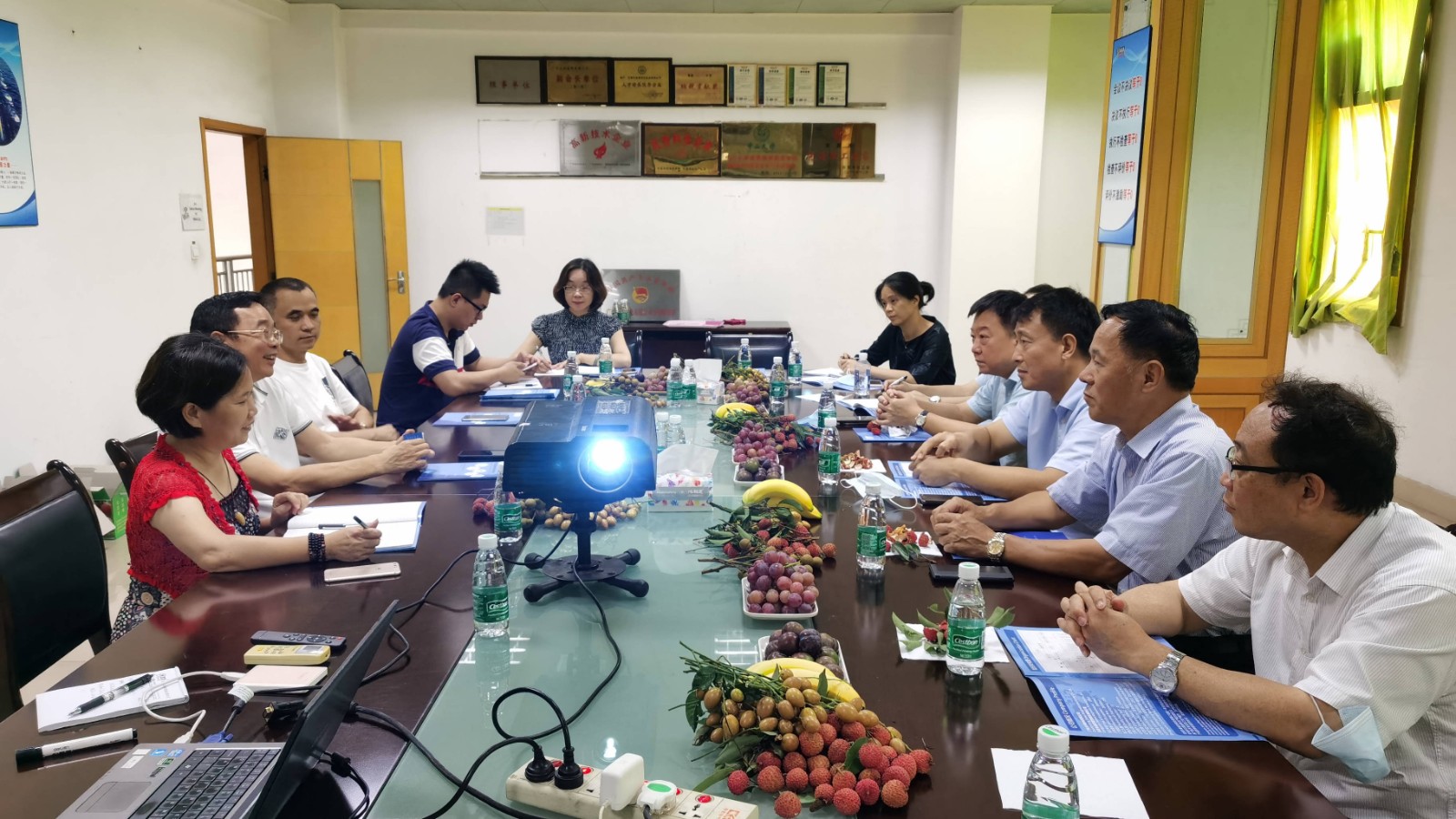 广东省稀土行业协会王如海会长一行莅临我司指导工作