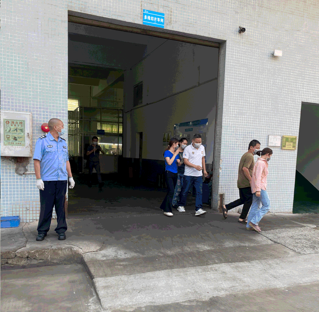 望牛墩消防大队联合大华磁电举办消防演习 望牛墩消防大队联合大华磁电举办消防演习