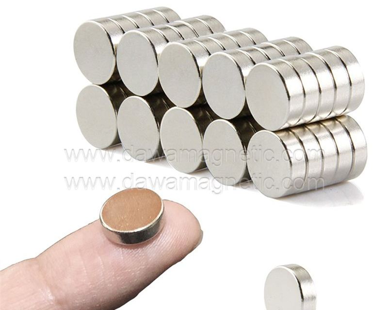 特价圆片形D8x3mm强力磁铁 灯饰吸铁石 钕铁硼黑板强磁8*3mm镀镍